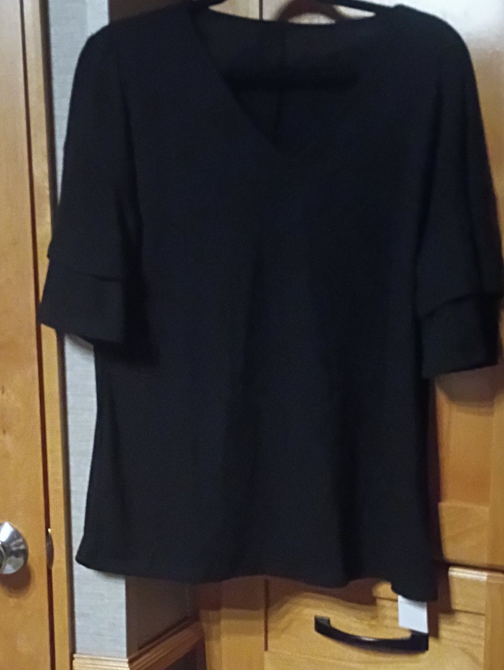 Women's Black V-Neck Tunic Top with Short Sleeves